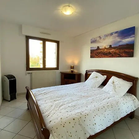 De Geneve Apartment