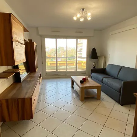 De Geneve Apartment